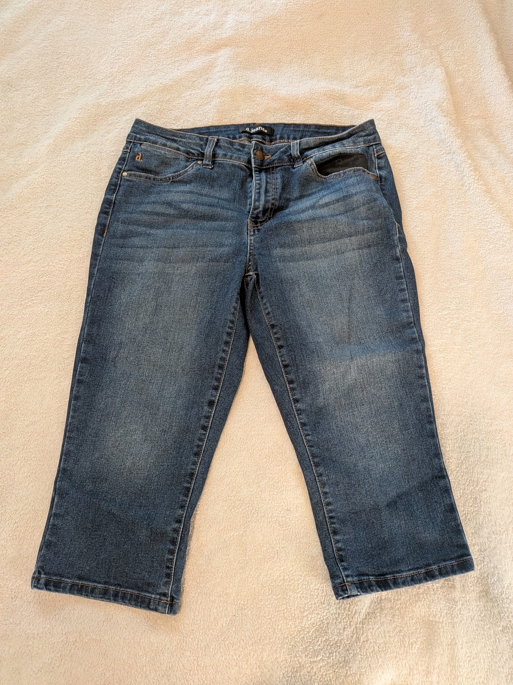 d. jeans Dark Blue Cropped Capri Jeans